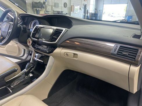 Used 2016 Honda Accord EX-L image 38