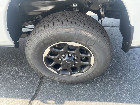 Used 2025 RAM 2500 Laramie AWD/4WD image 21