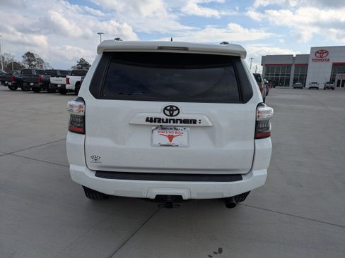 Certified 2023 Toyota 4Runner SR5 Premium image 4