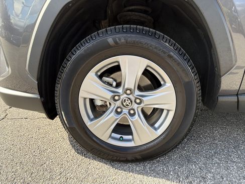 Certified 2022 Toyota RAV4 XLE w/ Convenience Package image 22