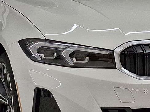 New 2026 BMW 330i xDrive Sedan w/ Convenience Package AWD/4WD image 9