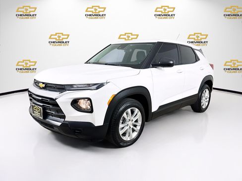Used 2023 Chevrolet TrailBlazer LS FWD image 3