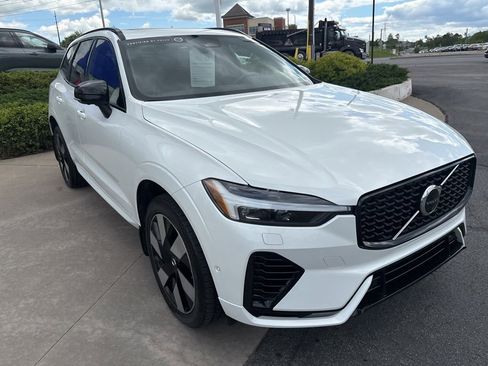 Certified 2024 Volvo XC60 T8 Plus w/ Protection Package Premier AWD/4WD image 5
