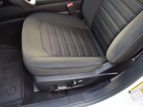 Used 2020 Ford Fusion SE FWD image 39