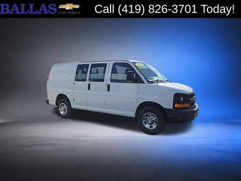 Used 2014 Chevrolet Express 2500 RWD image 2