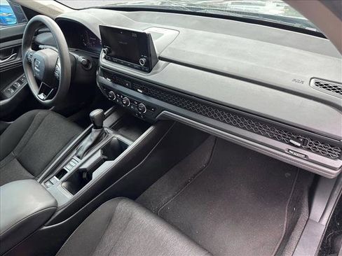 Used 2023 Honda Accord EX image 30