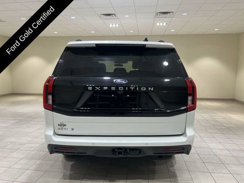 Certified 2025 Ford Expedition Active image 4