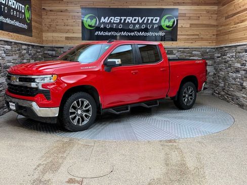 Used 2023 Chevrolet Silverado 1500 LT AWD/4WD image 5