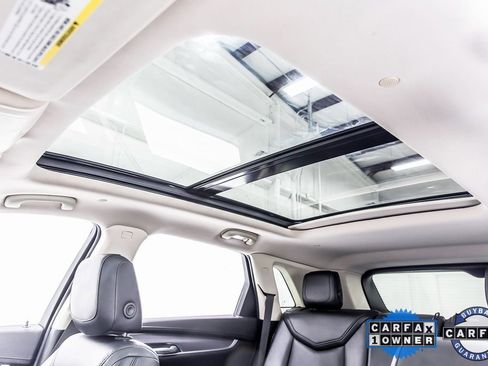 Used 2018 Cadillac XT5 Luxury w/ Driver Awareness Package image 16