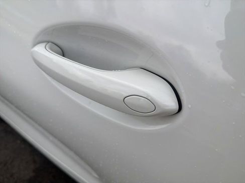 Used 2022 BMW Z4 M40i w/ Premium Package image 17