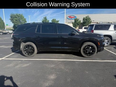 Used 2025 Chevrolet Traverse RS AWD/4WD image 2