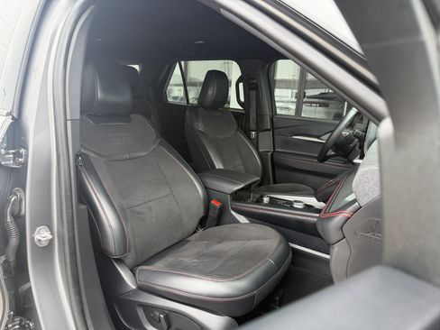 Used 2025 Ford Explorer ST image 23