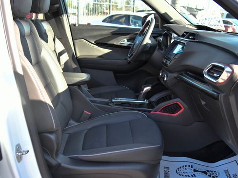 Used 2023 Chevrolet TrailBlazer RS w/ Convenience Package image 41