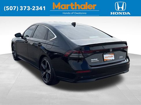 Used 2025 Honda Accord Sport image 3