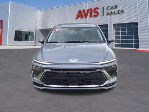 Used 2025 Hyundai Sonata SEL FWD image 2