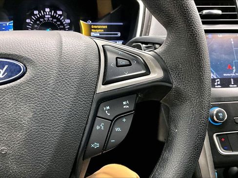 Used 2019 Ford Fusion SE image 24