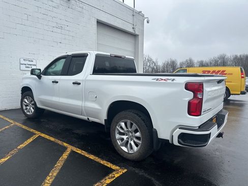 Used 2020 Chevrolet Silverado 1500 Custom w/ Custom Value Package image 2