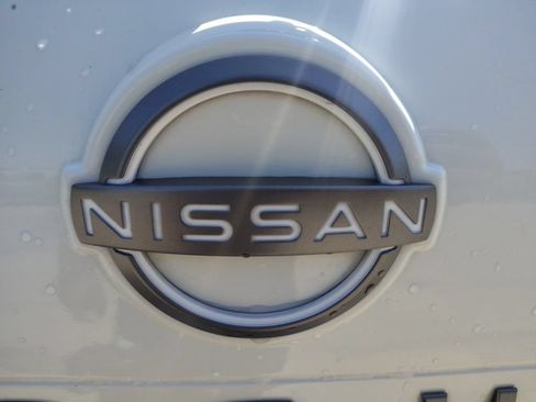 Used 2024 Nissan Rogue S FWD image 9