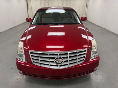 Used 2011 Cadillac DTS Luxury FWD image 7