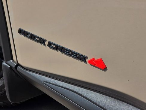 Used 2025 Nissan Rogue SV image 14