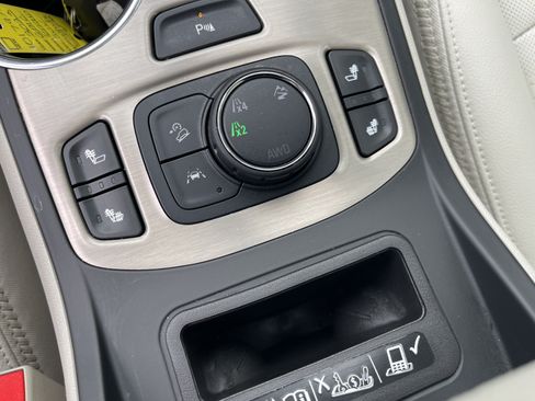 Used 2023 GMC Terrain Denali AWD/4WD image 12