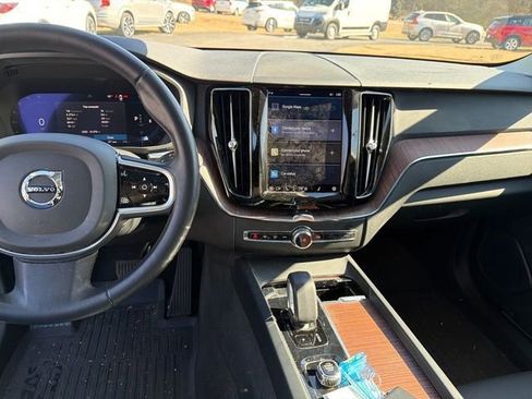 Certified 2023 Volvo XC60 B5 Plus w/ Protection Package Premier image 22
