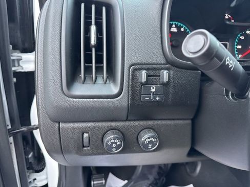 Used 2022 Chevrolet Colorado LT w/ LT Convenience Package image 16