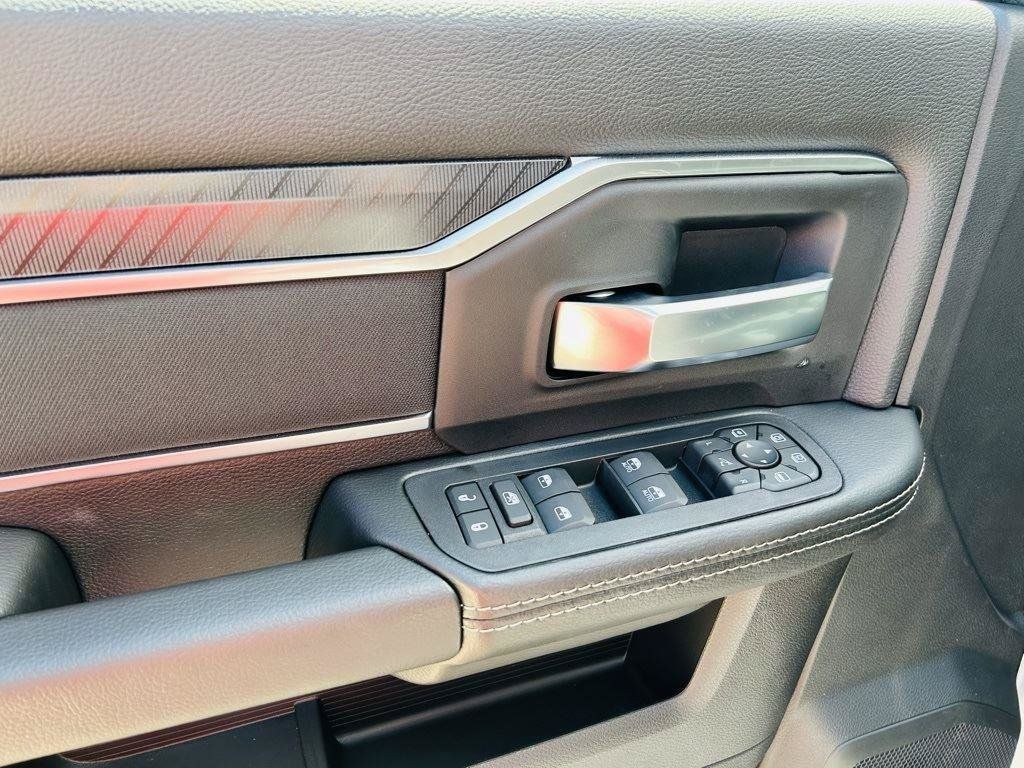 New 2025 RAM 2500 Big Horn AWD/4WD image 10