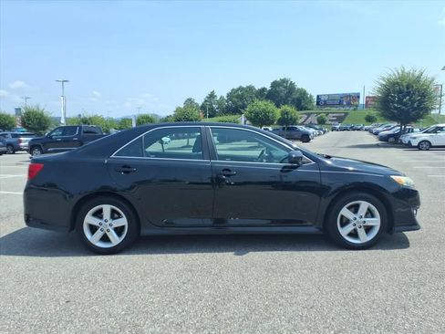Used 2013 Toyota Camry SE FWD image 3