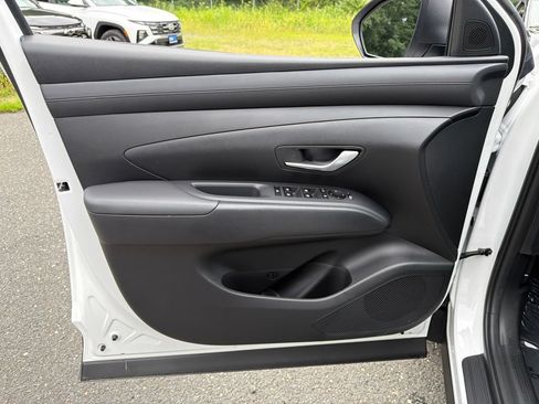 Certified 2025 Hyundai Tucson SE AWD/4WD image 17