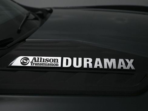 Used 2025 Chevrolet Silverado 2500 LTZ w/ LTZ Premium Package image 6