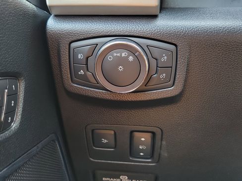 Used 2019 Ford F250 Lariat w/ Lariat Ultimate Package AWD/4WD image 27