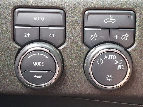 Used 2023 Chevrolet Silverado 1500 LT image 23