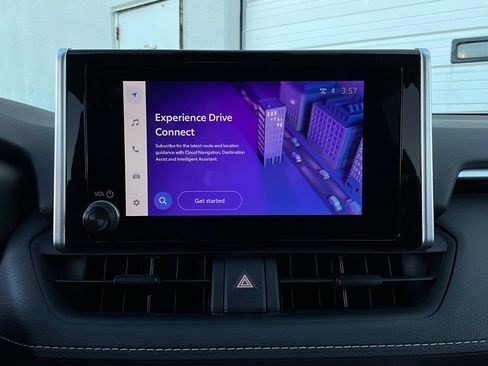 Used 2025 Toyota RAV4 XLE image 30