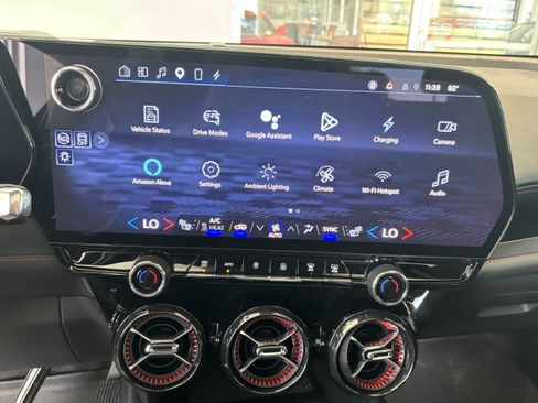 Used 2024 Chevrolet Blazer EV RS RWD image 14