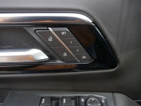 Used 2026 Chevrolet Tahoe LT w/ Comfort Package image 13