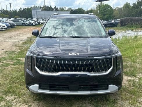 New 2026 Kia Carnival EX FWD image 2