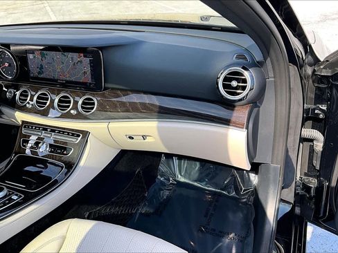 Used 2019 Mercedes-Benz E 450 4MATIC Wagon w/ Premium Package image 18