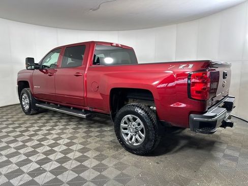 Used 2018 Chevrolet Silverado 2500 LT w/ LT Convenience Package image 5