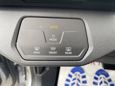 Used 2023 Volkswagen ID.4 Pro AWD/4WD image 12
