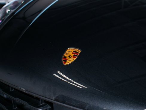 Used 2024 Porsche Macan image 11