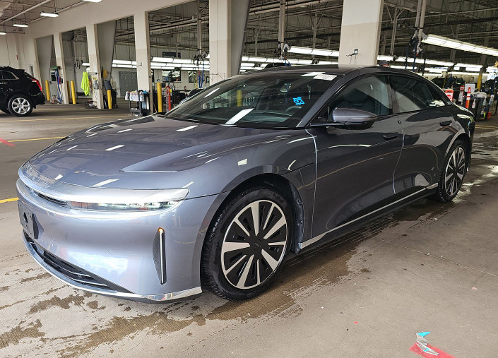 Used 2024 Lucid Air Pure RWD image 2
