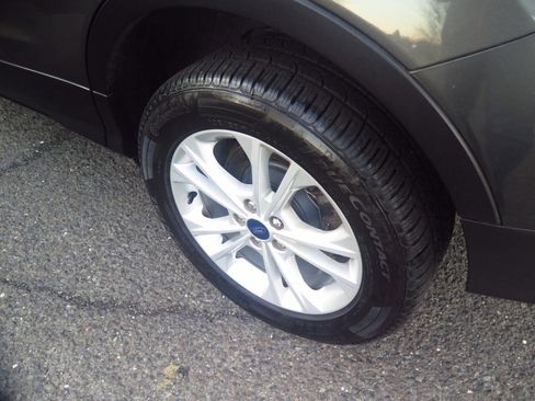 Used 2017 Ford Escape SE w/ Equipment Group 201A image 39