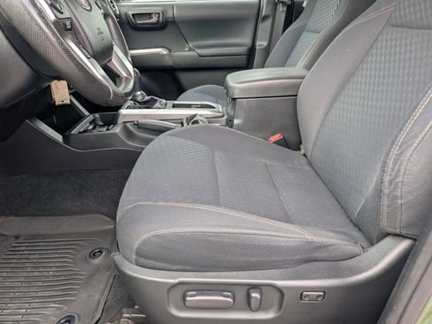 Used 2021 Toyota Tacoma SR5 w/ Trail Edition RWD image 8