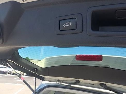 Used 2017 Subaru Forester 2.5i Limited AWD/4WD image 8