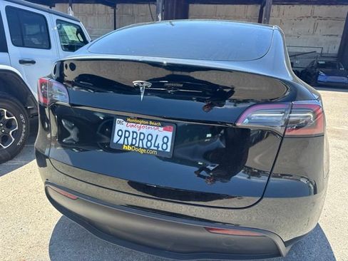 Used 2025 Tesla Model Y Long Range RWD image 6