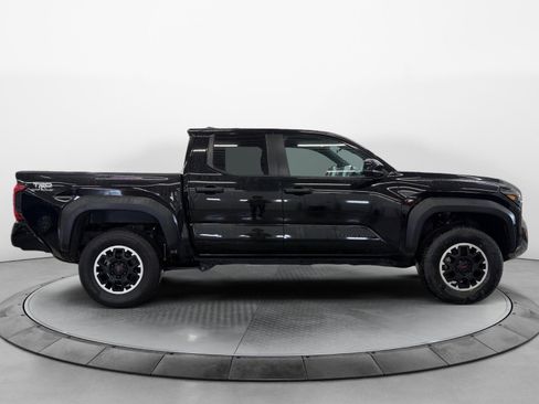 Used 2024 Toyota Tacoma TRD Off-Road image 2