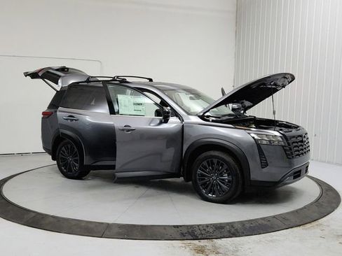 New 2026 Nissan Pathfinder SL w/ SL Premium Package FWD image 9