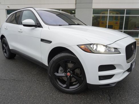 Used 2017 Jaguar F-PACE Premium image 1