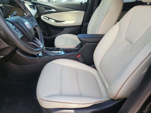 Used 2024 Buick Encore GX Avenir w/ Avenir Technology Package image 9